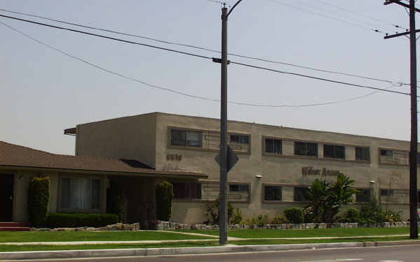 6910-& 6918 Wilcox Ave in Bell, CA - Foto de edificio - Building Photo