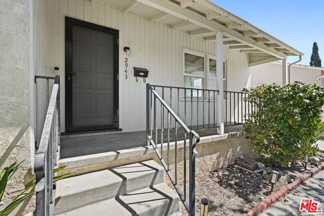 2943 Los Olivos Ln in Montrose, CA - Building Photo - Building Photo