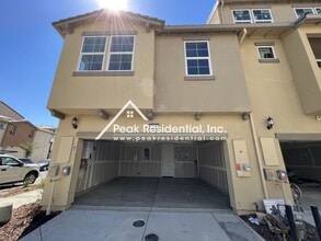 2943 Toulouse Walk in Sacramento, CA - Building Photo - Building Photo