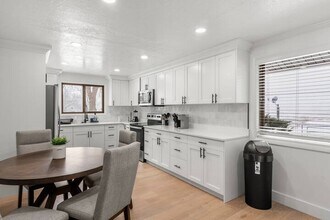 575 S 9500 E in Huntsville, UT - Building Photo - Building Photo