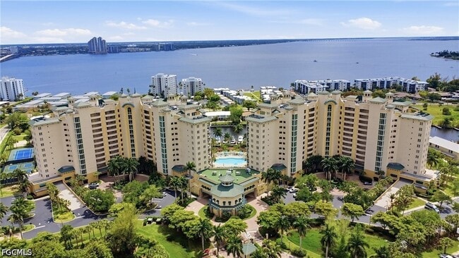 3426 Hancock Bridge Pkwy in North Fort Myers, FL - Foto de edificio - Building Photo