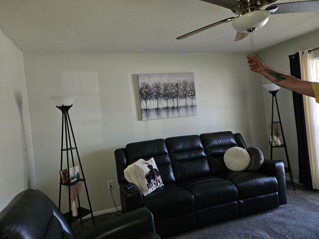 2400 E Birch Dr in Gulfport, MS - Building Photo - Building Photo