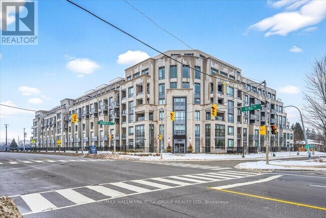 2075 King Rd in King City, ON - Building Photo - Building Photo