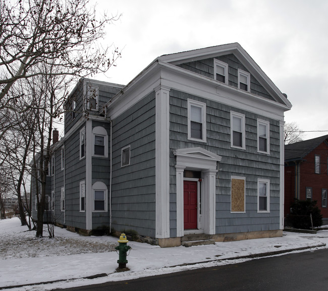 350 Pine St in Providence, RI - Building Photo - Building Photo