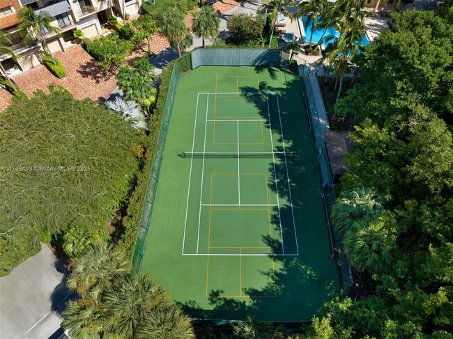 6206 Paradise Point Dr in Palmetto Bay, FL - Building Photo - Building Photo