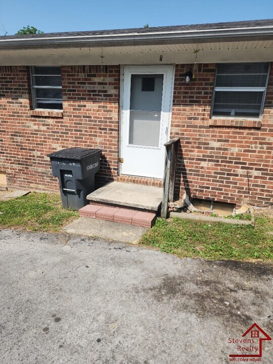 114 E 17th St in Cookeville, TN - Building Photo