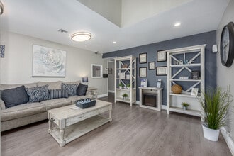 Rivercourt Apartments in Sacramento, CA - Foto de edificio - Interior Photo