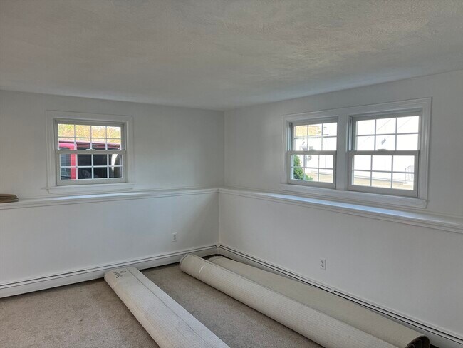 33 Central St, Unit #1 in Winthrop, MA - Building Photo - Building Photo