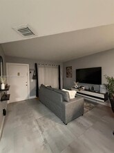 15354 SW 72nd St in Miami, FL - Building Photo - Building Photo