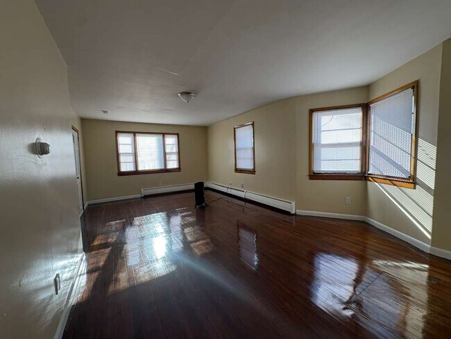 93 Wharton Pl in West Haven, CT - Building Photo - Building Photo