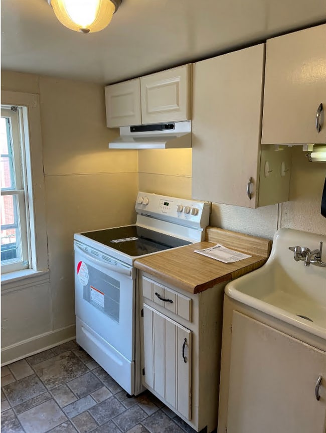 105 S Church St in Waynesboro, PA - Building Photo - Building Photo