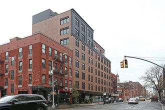 98 Avenue A in New York, NY - Foto de edificio - Building Photo