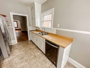 4326 Lowe Rd in Toledo, OH - Building Photo - Building Photo