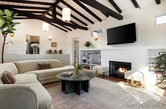 1935 Santa Fe Ave in Del Mar, CA - Foto de edificio - Building Photo