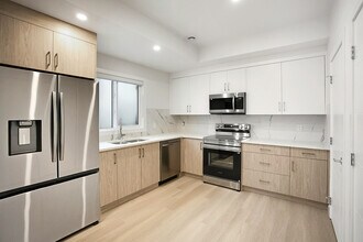 6123-6133 33 Ave NW in Calgary, AB - Building Photo - Building Photo