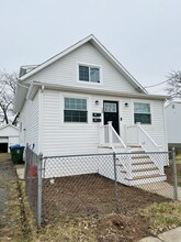24 Elmwood Ave, Unit 24 Elmwood Ave Apt 2 in Edison, NJ - Building Photo - Building Photo