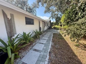 5734 Olive Ave in Sarasota, FL - Building Photo - Building Photo