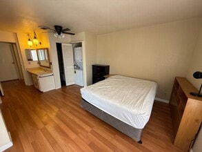 75-5863-5863 Kuakini Hwy in Kailua Kona, HI - Building Photo - Building Photo