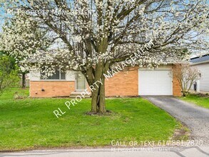 2493 E Howard Rd in Obetz, OH - Building Photo - Building Photo