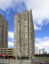 250-270 Queens Quay W in Toronto, ON - Building Photo - Building Photo