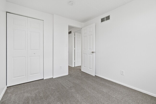 287 Palma St in North Versailles, PA - Building Photo - Building Photo