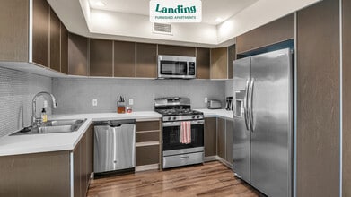 1446 N Detroit St-Unit -304.334138 in Los Angeles, CA - Building Photo - Building Photo