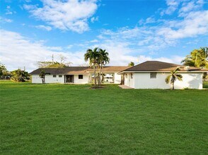 20000 SW 216th St in Miami, FL - Building Photo - Building Photo