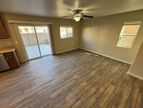 8282 Time Machine Ave in Las Vegas, NV - Building Photo - Building Photo