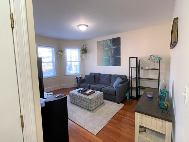 15 Sargent Ave, Unit 2 in Somerville, MA - Building Photo - Building Photo