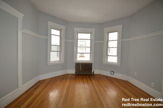 31 Chester St, Unit 2 in Boston, MA - Building Photo - Building Photo