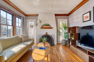 3565 NE Broadway in Portland, OR - Building Photo - Building Photo