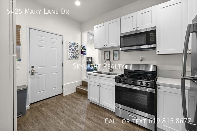 5425 Mary Ln Dr in San Diego, CA - Building Photo - Building Photo