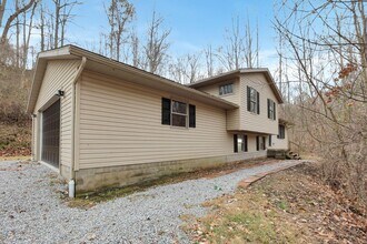 1889 Wolverine Dr in Sugar Grove, OH - Building Photo - Building Photo