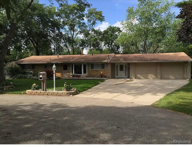 24280 Coral Ln Rentals in Novi, MI