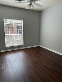 2815 Kings Crossing Dr photo'