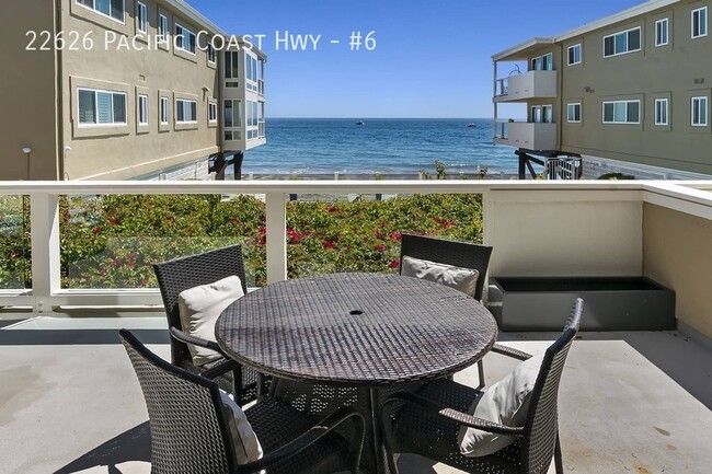 22626 Pacific Coast Hwy in Malibu, CA - Building Photo - Building Photo