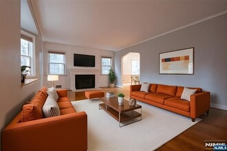 238 Emmett Pl in Ridgewood, NJ - Building Photo - Building Photo