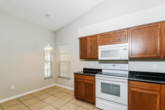 11733 Brenford Crest Dr in Riverview, FL - Foto de edificio - Building Photo