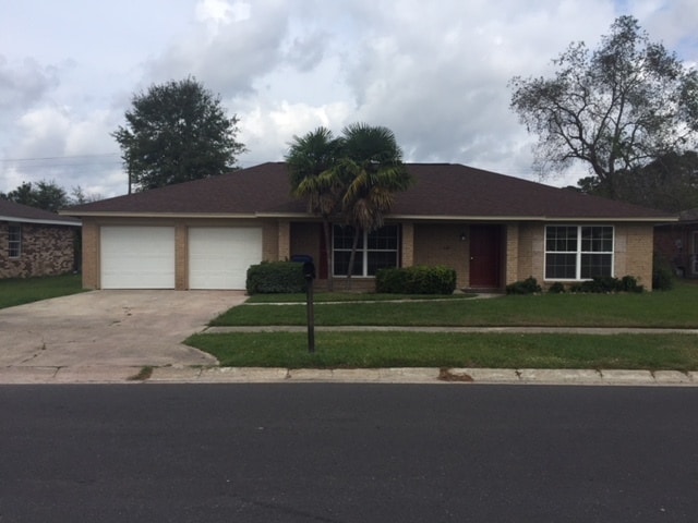 property at 1102 Meadowbrook St