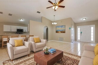 2952 Leba Ln in St. Cloud, FL - Foto de edificio - Building Photo