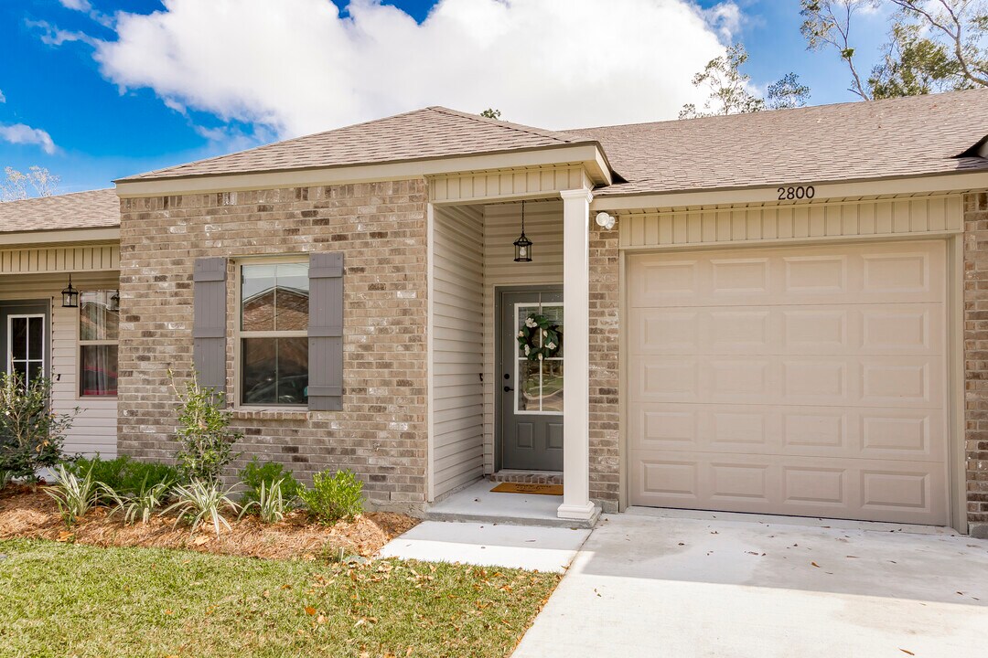 2948 S Roth Ave in Gonzales, LA - Building Photo