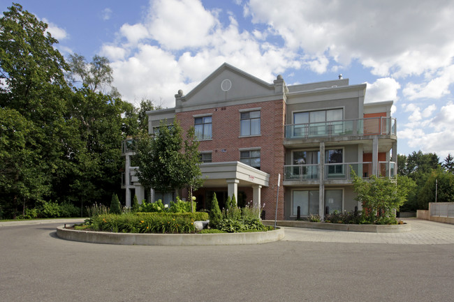 Pinegrove On The Humber in Vaughan, ON - Building Photo - Building Photo