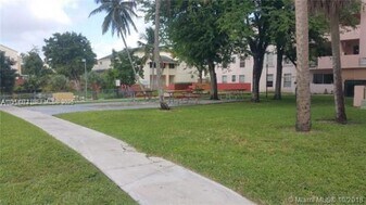 6195 W 18th Ave in Hialeah, FL - Building Photo
