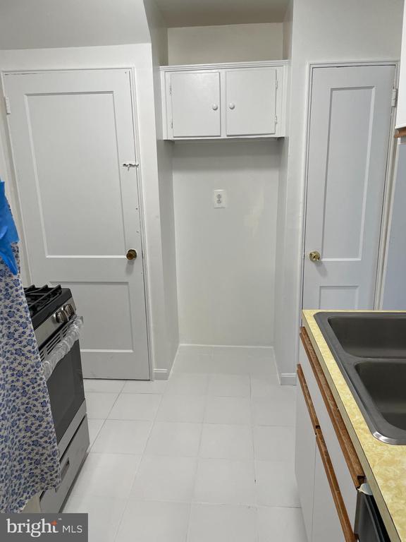 12040 Valleywood Dr in Silver Spring, MD - Building Photo - Building Photo