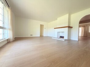 8821 Aqueduct Ave in Los Angeles, CA - Building Photo - Building Photo