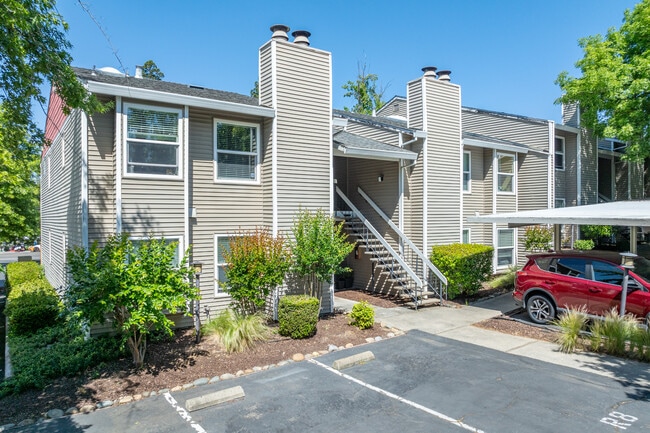 The Hamptons at River Heights