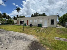 6842 SW 15th St in Miami, FL - Building Photo