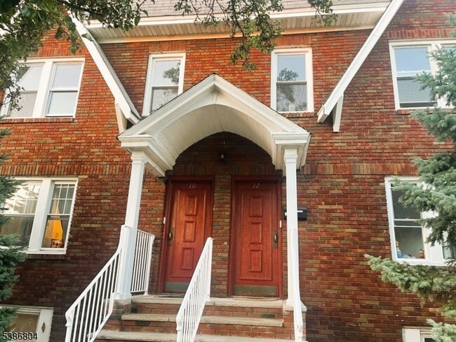 property at 10 Morton Pl
