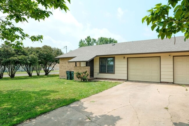 2900 Mesquite Ln