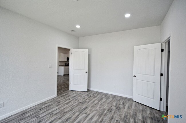 property at 1234 Clearcreek Dr